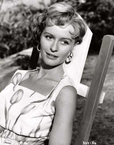 600full-virginia-mckenna[1].jpg