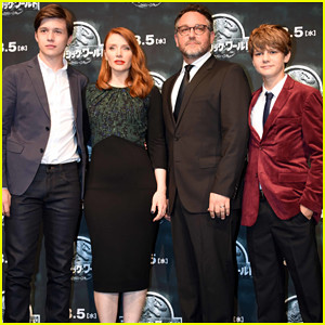 bryce-dallas-howard-brings-jurassic-world-to-japan