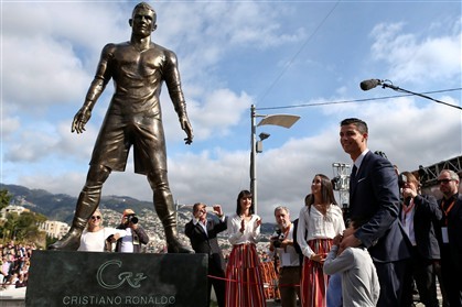 cr7 estatua.jpg cr7 estatua.jpg